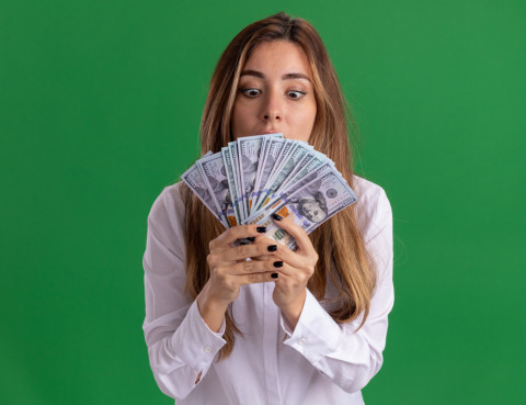 Burcun Para Hakkında Ne Söylüyor?